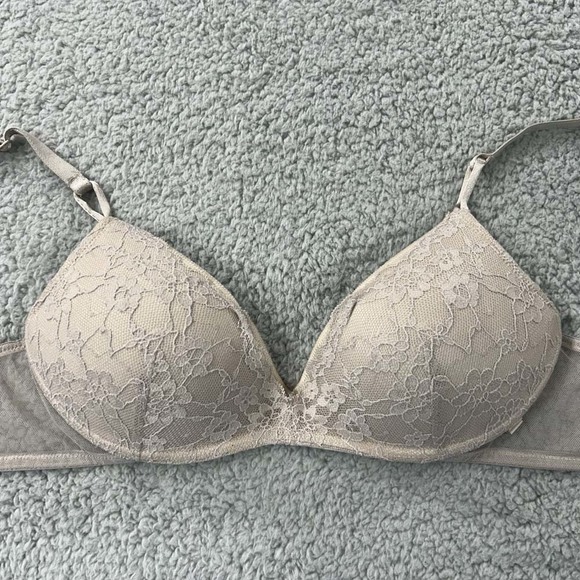 Victoria Secret Bra 32B Push Up Bra Padded No-Wire - Picture 1 of 8